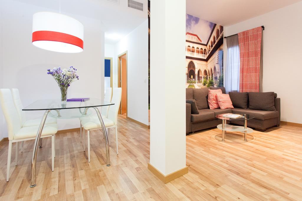 Apartamentos Diaber Larana Севілья Номер фото